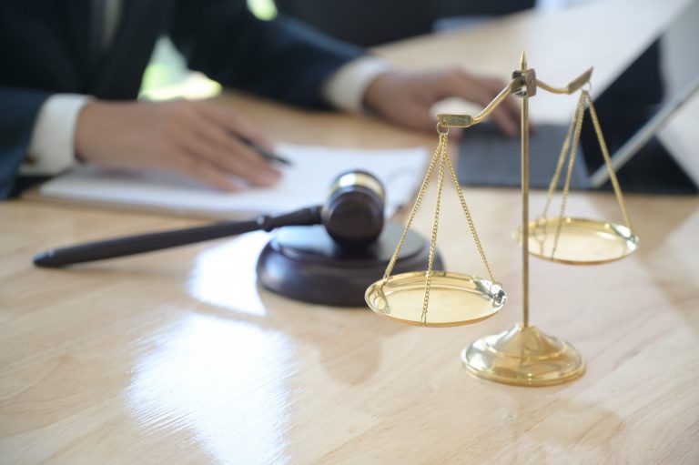 Як ведуть справи адвокати Києва у кримінальних справах?